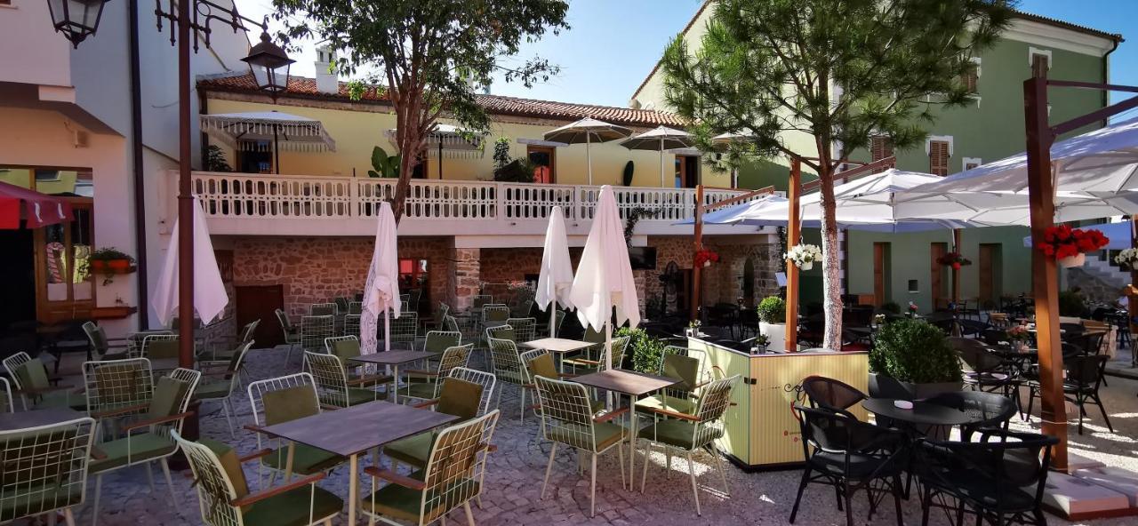 Bohemian Boutique Suites Vlorë Екстериор снимка