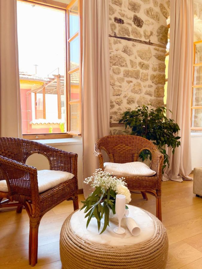 Bohemian Boutique Suites Vlorë Екстериор снимка