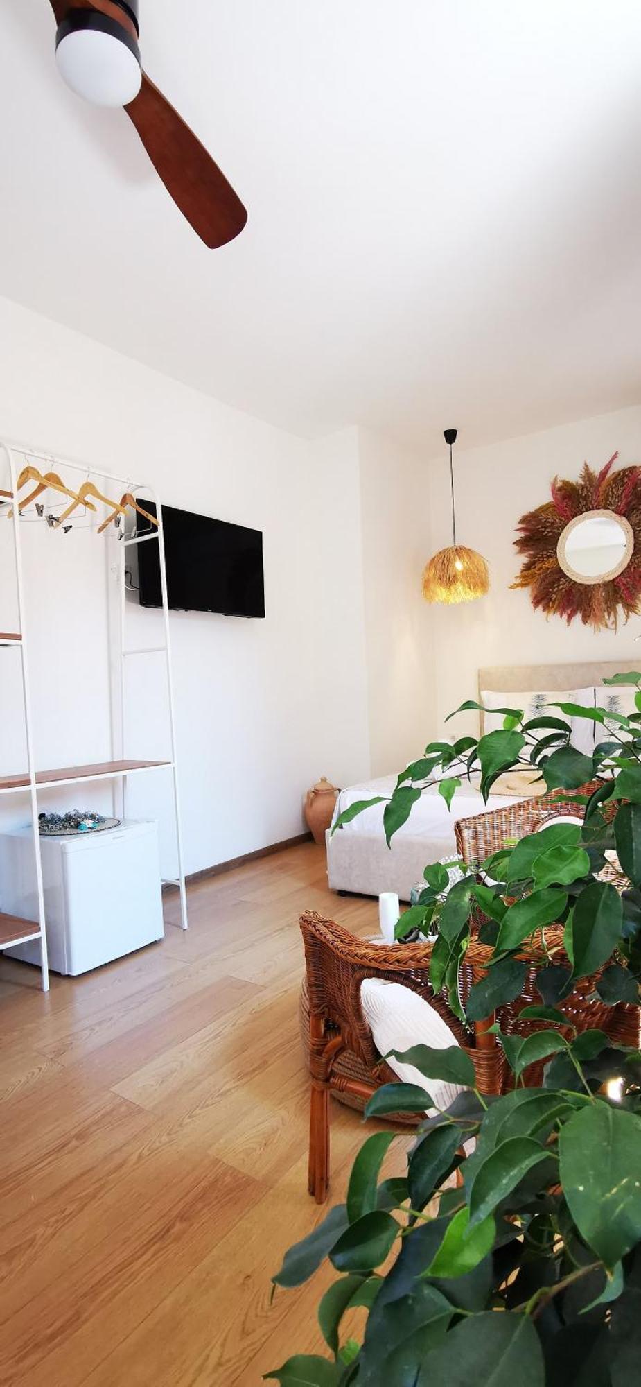 Bohemian Boutique Suites Vlorë Стая снимка