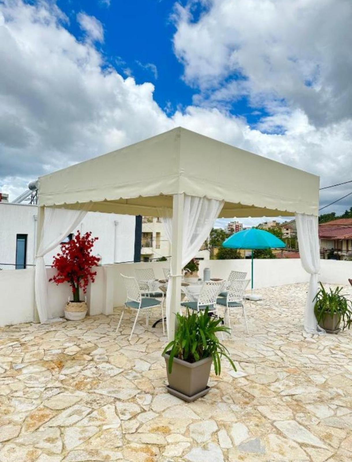 Bohemian Boutique Suites Vlorë Стая снимка