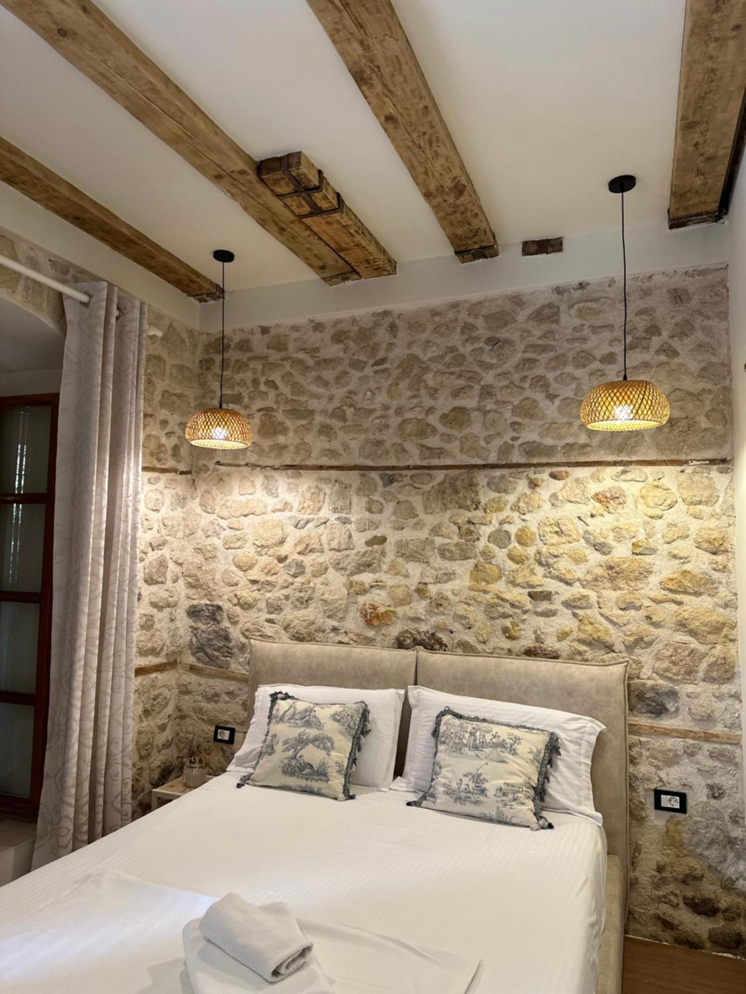 Bohemian Boutique Suites Vlorë Екстериор снимка
