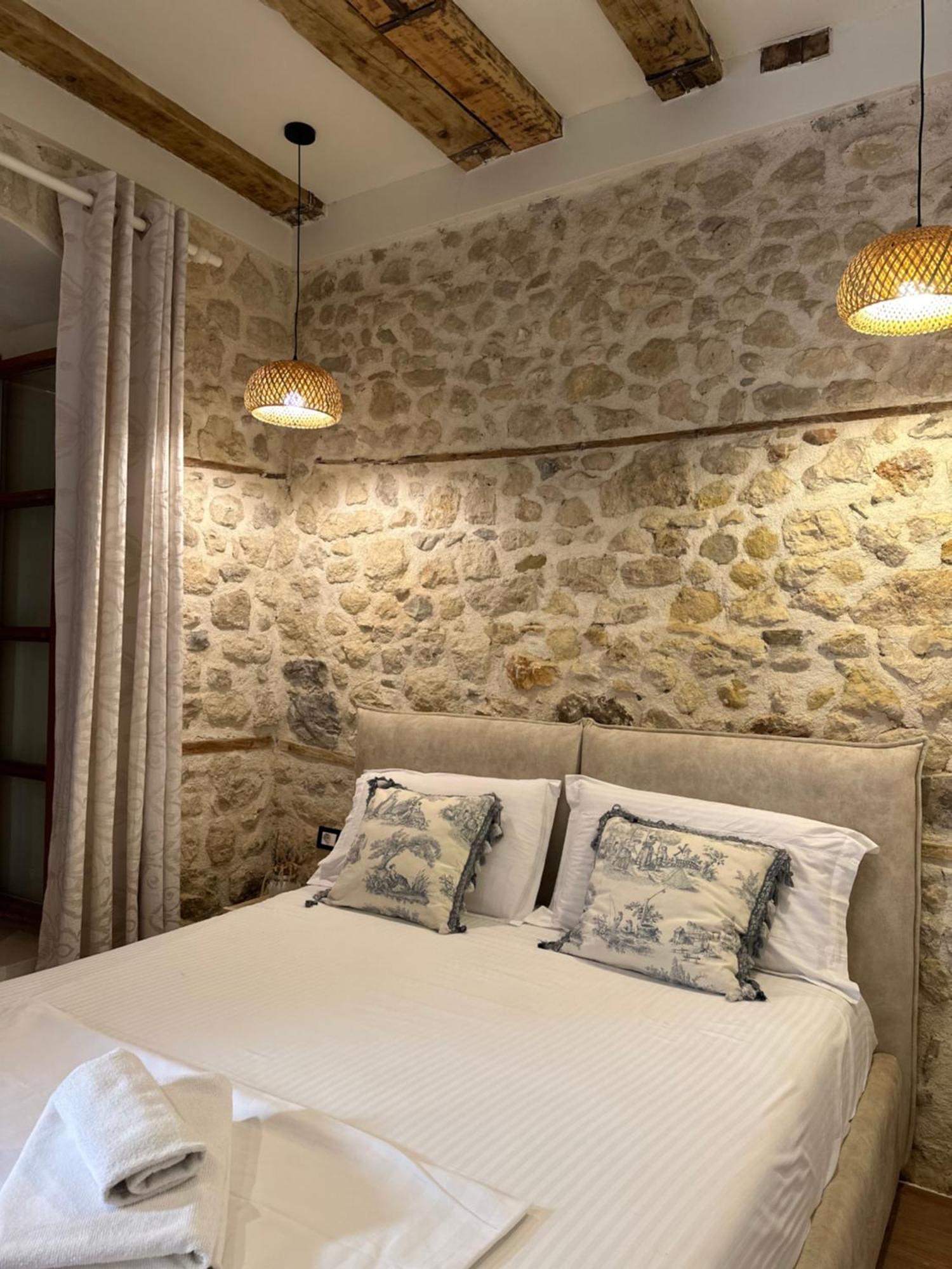 Bohemian Boutique Suites Vlorë Екстериор снимка